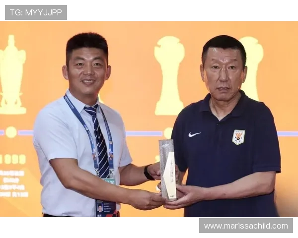 谢晖执教风格引热议探秘中国足球战术革新与球队蜕变之路